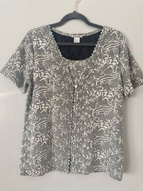 Belle Amie “Fooler” Gray Sparkling Floral Lace-Trim Button Front Blouse